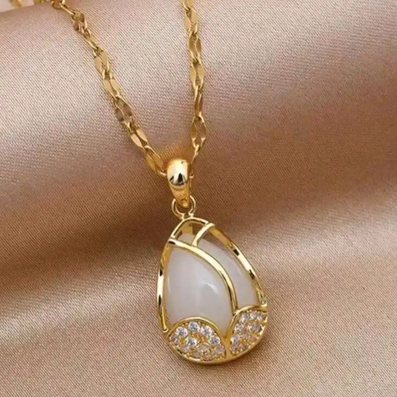 Collar con dije de tulipan