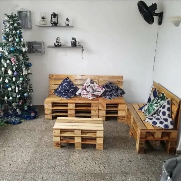 Juego de muebles de madera