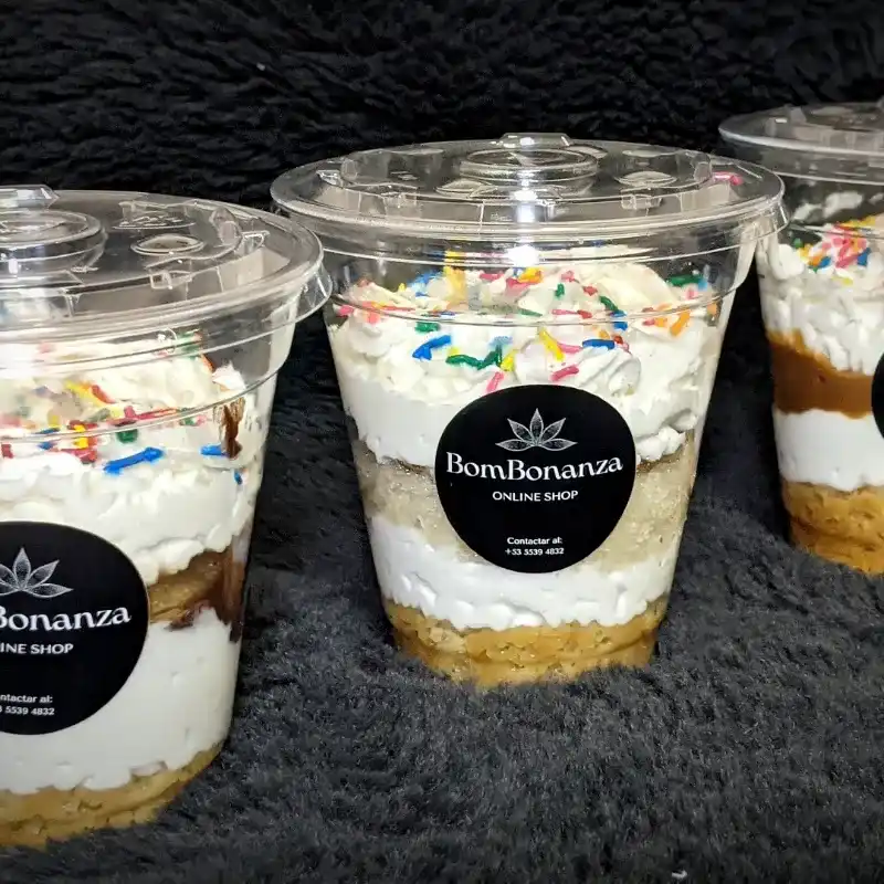 MINI CAKES EN VASOS DE 12 ONZ