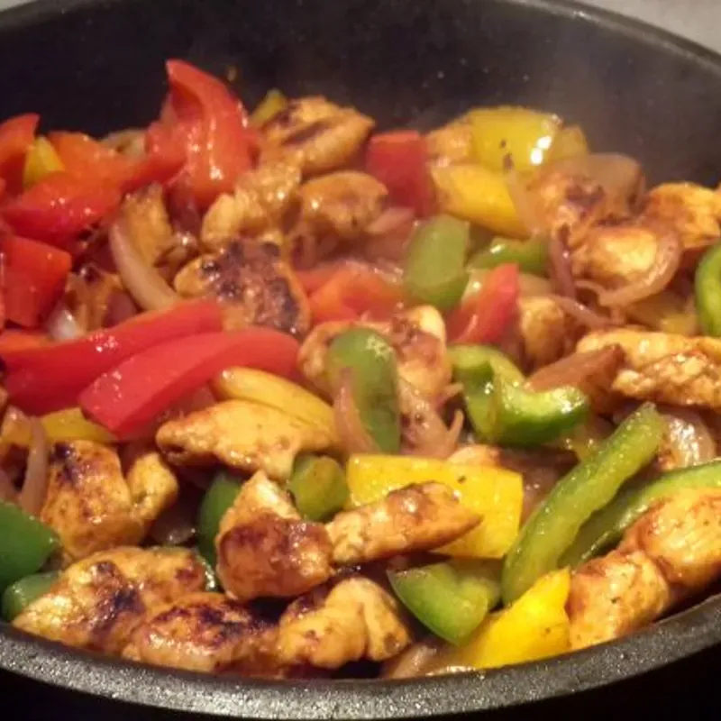 Fajitas de pollo a la cubana / Cuban-style chicken fajitas