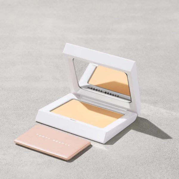 Polvos selladores de Fenty Beauty