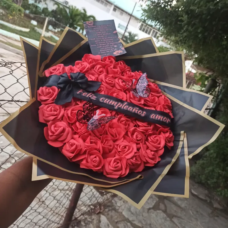 Ramo de 50 rosas eternas