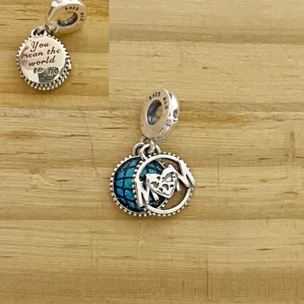 Charm Mundo Mom
