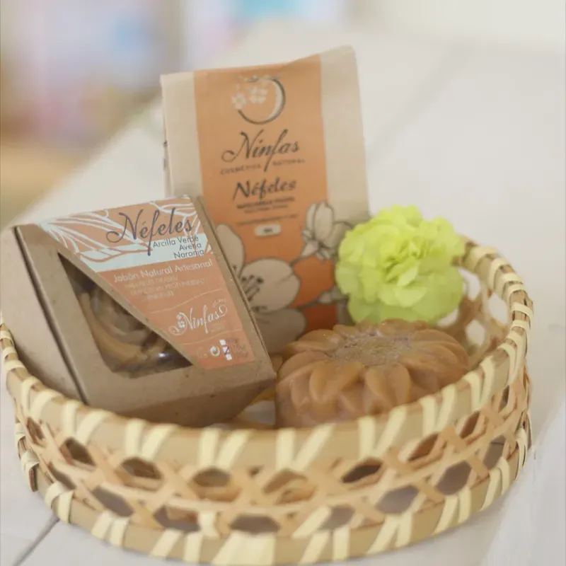 Set Néfeles, piel grasa