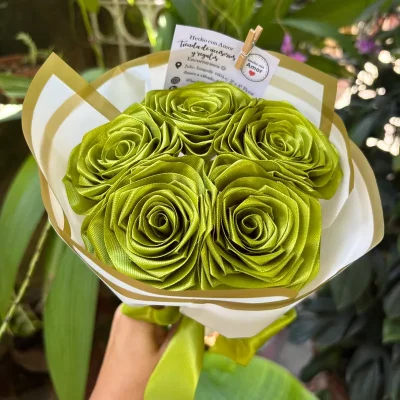 Ramo de 5 rosas eternas