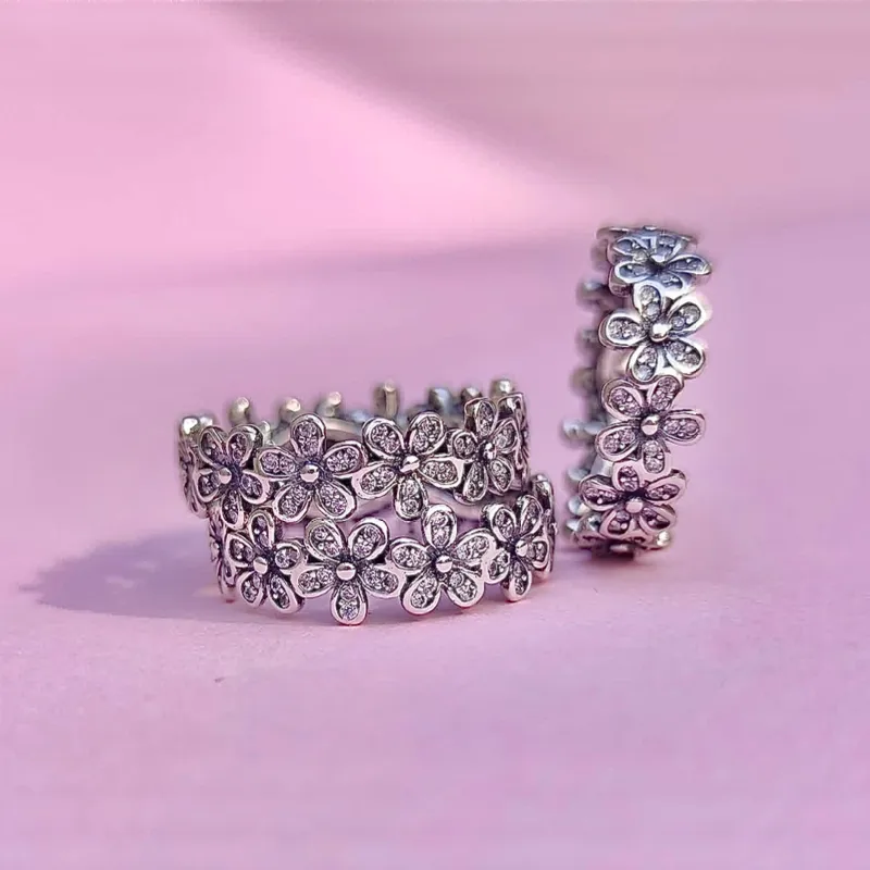 Anillo Pandora  Corona de margaritas