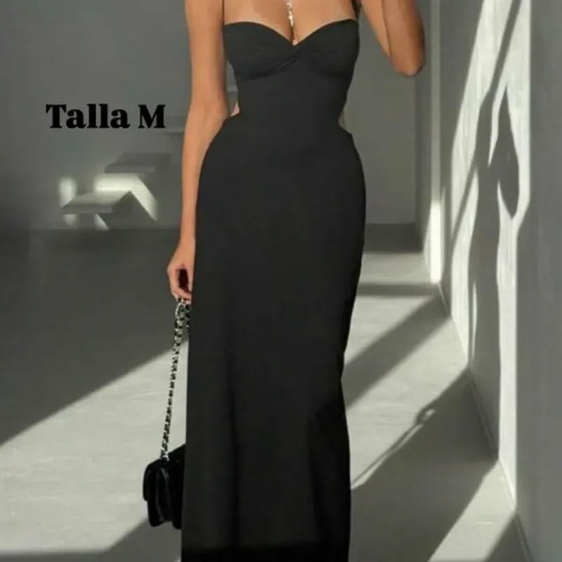 Vestido largo con escote sexy de tirantes