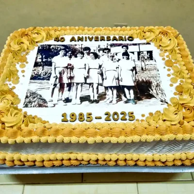 Cake temático mega grande con papele comestible