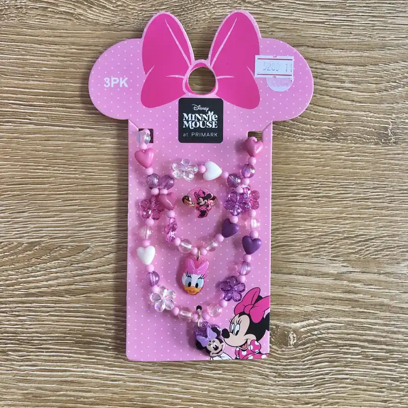 Set de anillo, pulso y collar de Minnie y Daysi