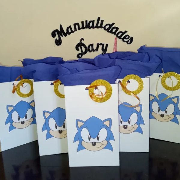 Bolsas de regalo con papel crepé
