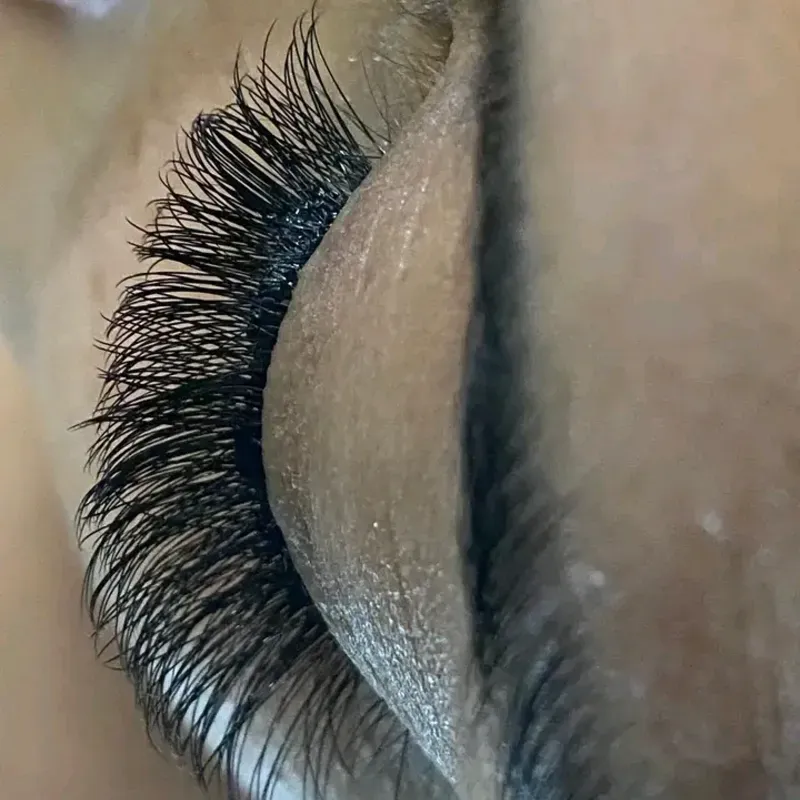 Retiro de Extensiones de Pestañas