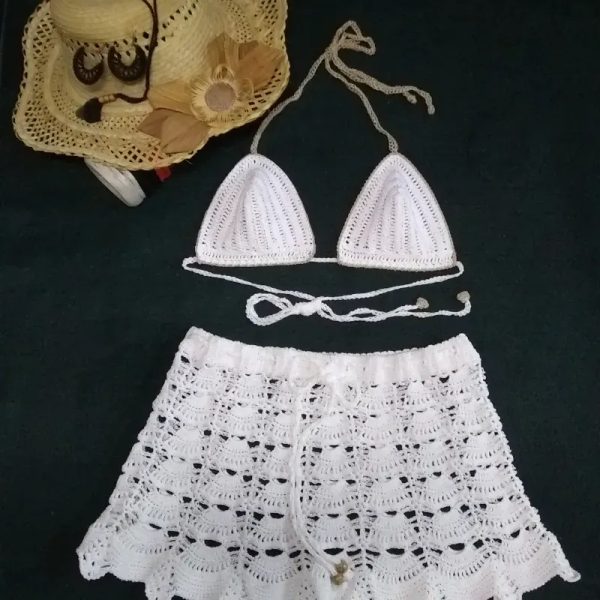 Tops coqueto con mini falda.
