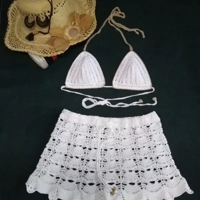 Tops coqueto con mini falda.