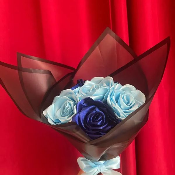 Ramo de 7 Rosas Eternas