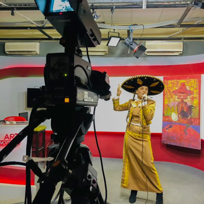 Mariachis Olivia traje amarillo