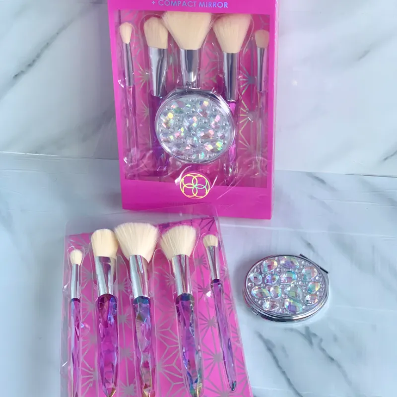 Set de brochas y espejo