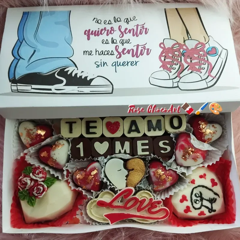  Hermosa caja especial para celebración de meses y aniversarios