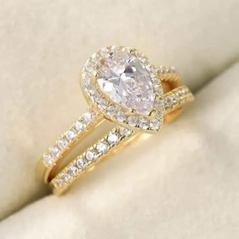 Anillo de compromiso con piedrecitas