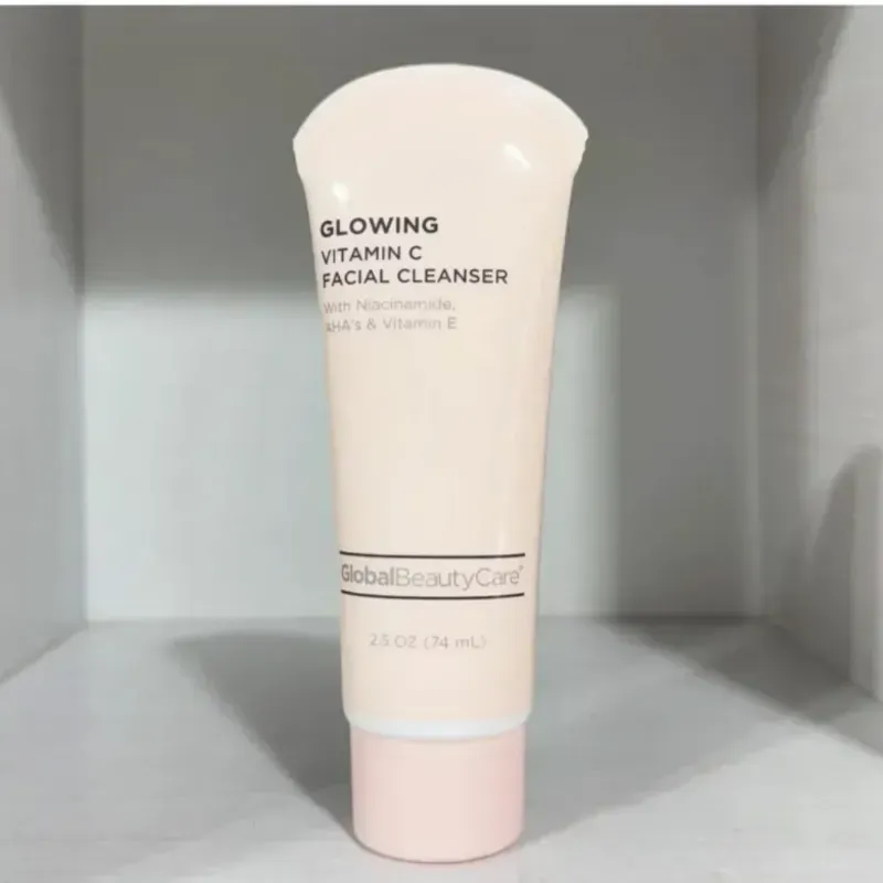 Limpiador Facial de Vitamina C con Niacinamida, AHA's y Vitamina E