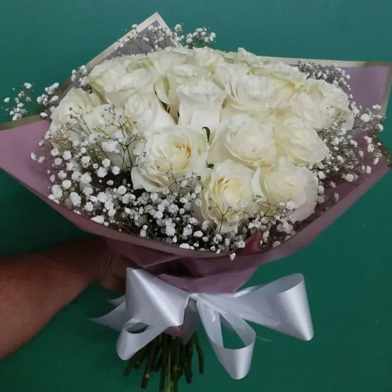 Ramo de 15 Rosas naturales Blancas importadas grandes