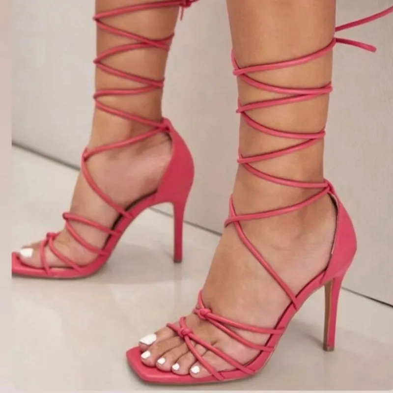 Tacones con cocalecas