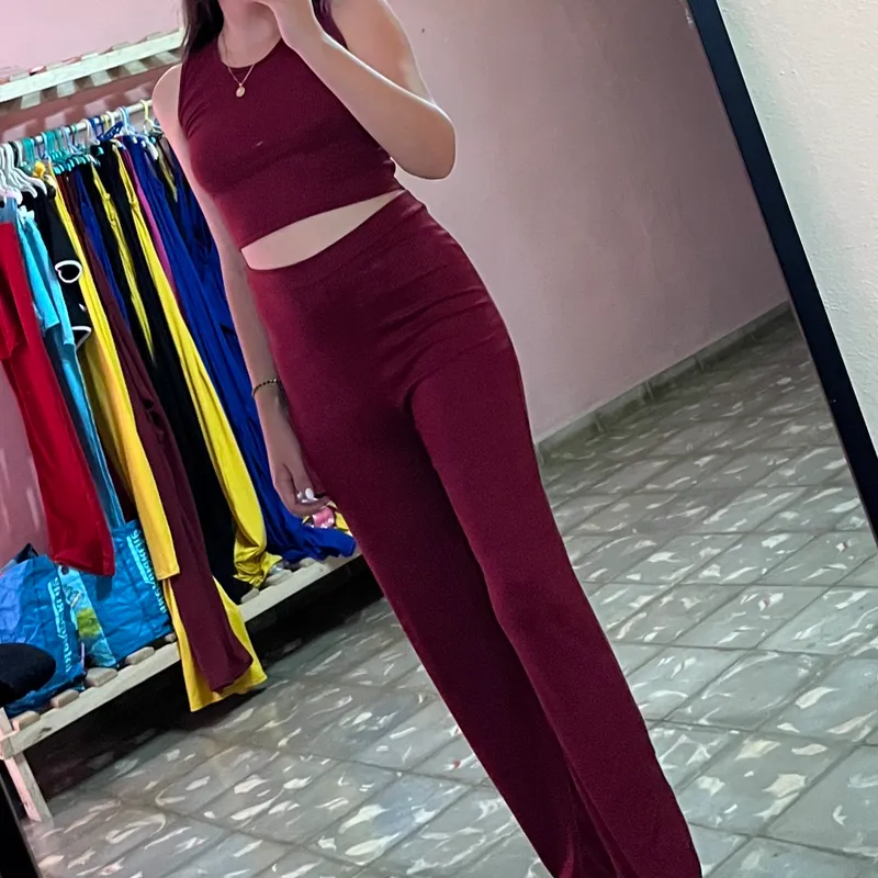 Conjunto de blusa y pantalón