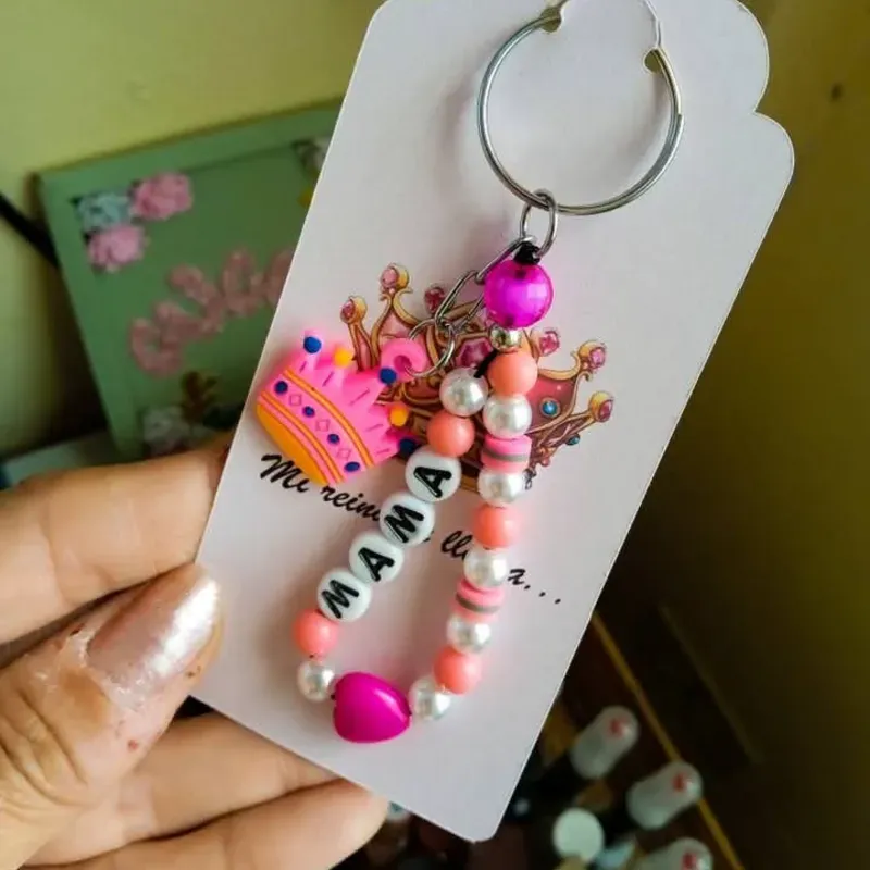 Llavero "Mi reina se llama MAMÁ"