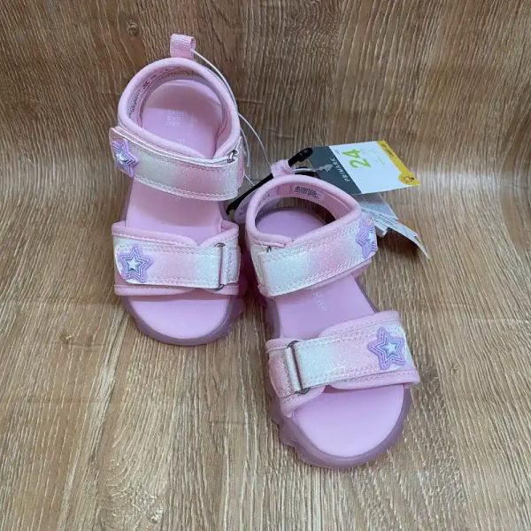 Sandalias con luces color rosado