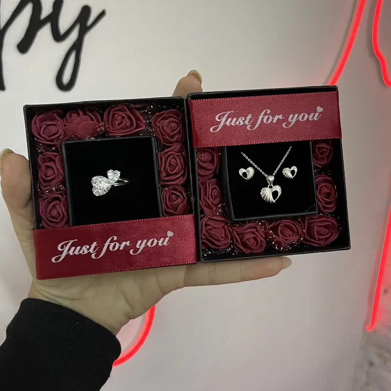 Set aretes y cadena + anillo