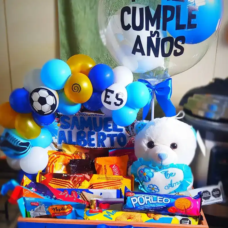 Caja de madera con confituras