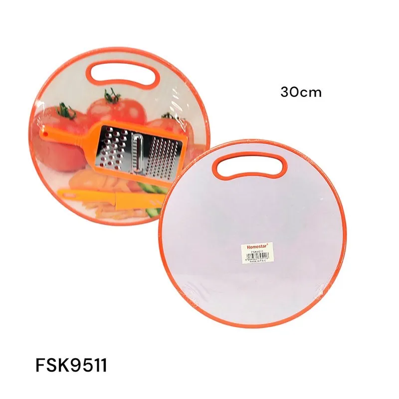 Tabla de cortar con utensilios.