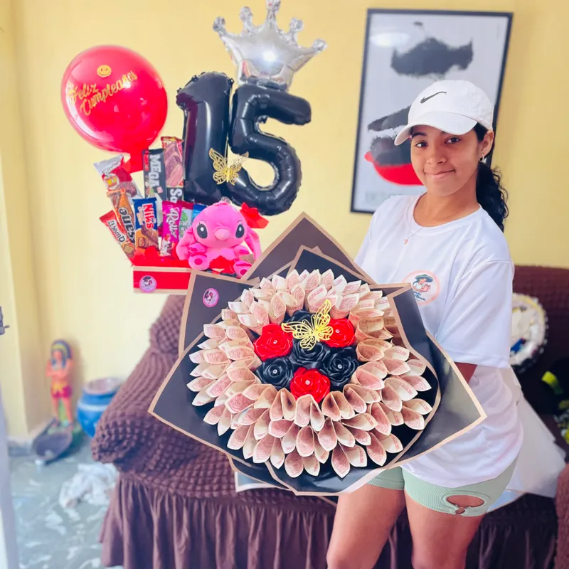  Cesta con Globo Número + Ramo con Dinero