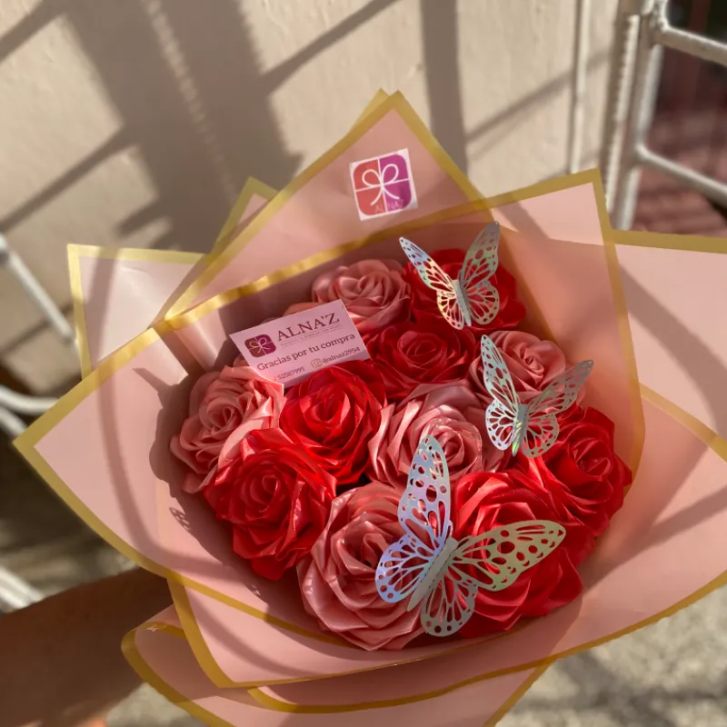 Ramo de 12 Rosa eternas