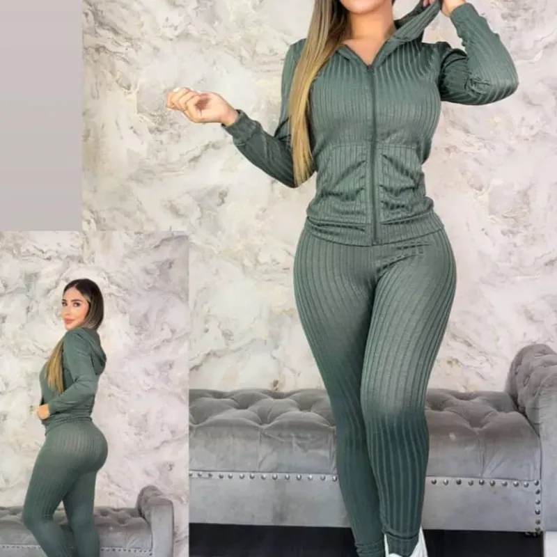 Conjunto de Abrigo con Mono de mujer