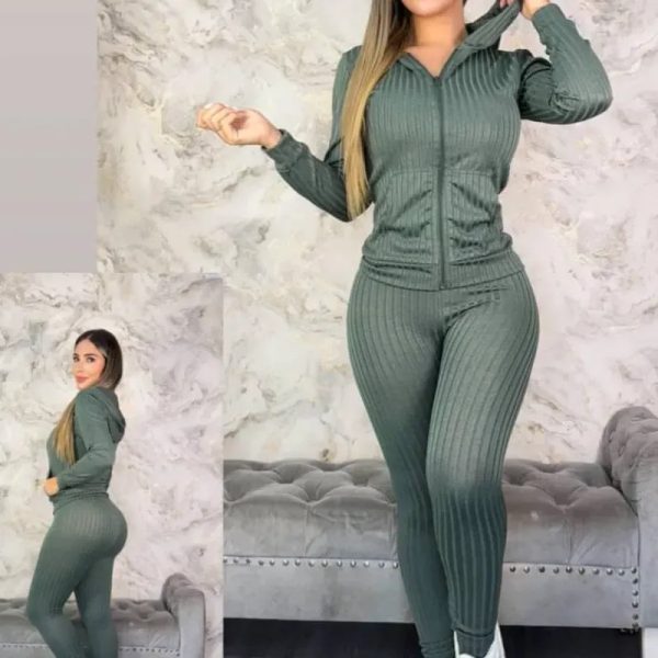Conjunto de Abrigo con Mono de mujer