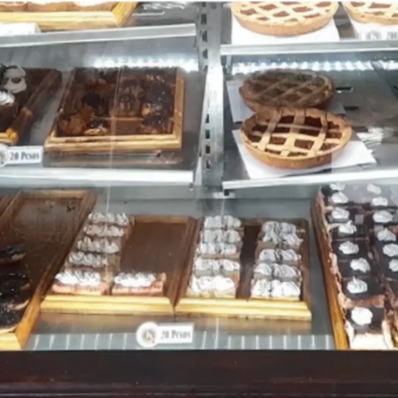 Puede preguntar por una variada selección de dulces a disponibilidad en nuestra dulcería