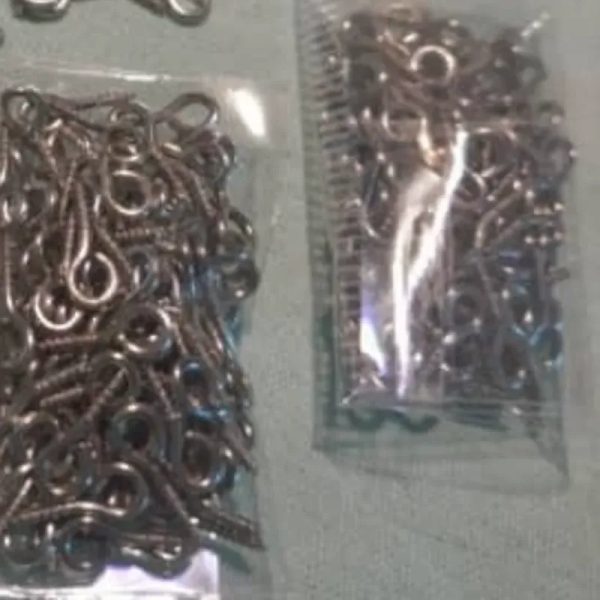 Cáncamos de bisutería