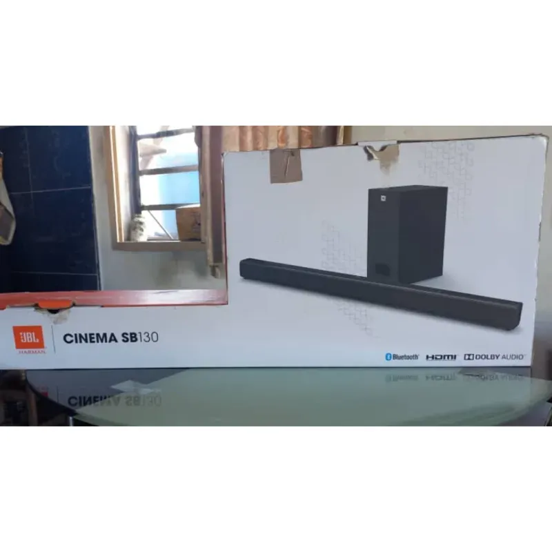 Barra de sonido con subwoofer JBL  $260USD