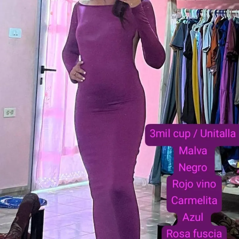 Vestido largo abierto en la espalda malva