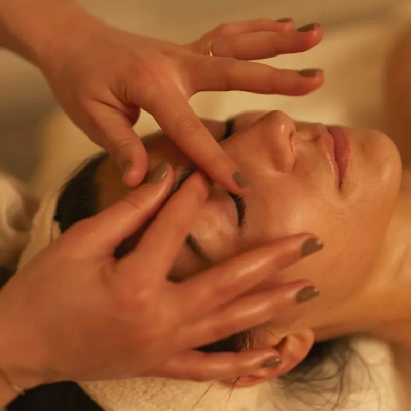 Masaje Facial con Radiofrecuencia