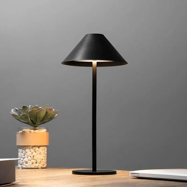 Luminaria táctil recargable con pantalla cónica