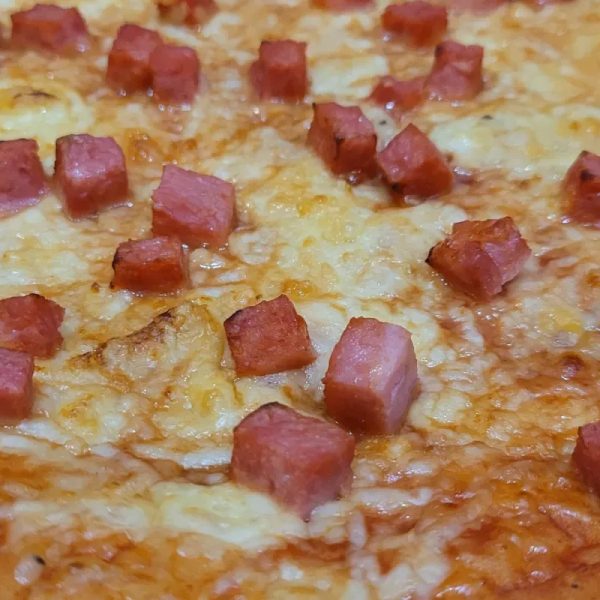 Pizza c/ Jamón Bravo