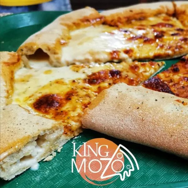 Pizza personal de orilla de queso blanco
