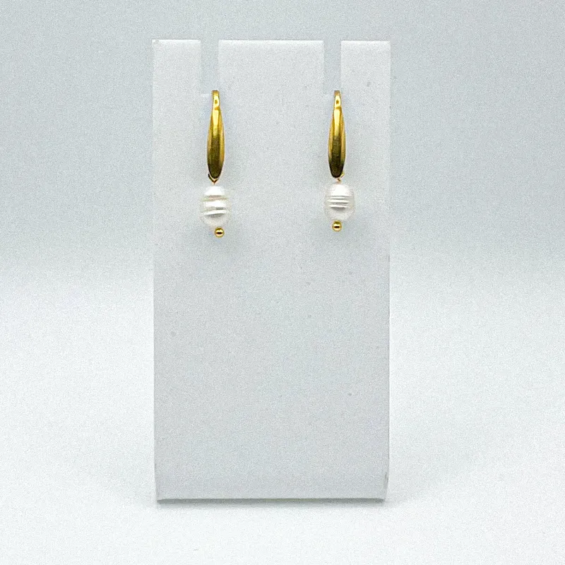 Aretes con perlas naturales y herrajes de acero inoxidable