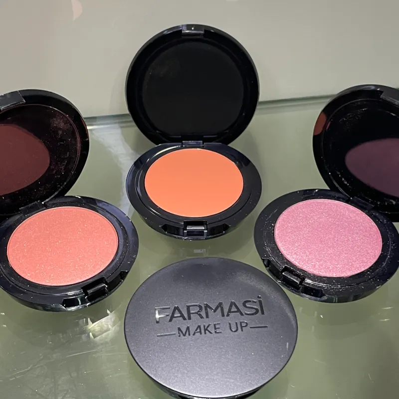 Mini blush Farmasi