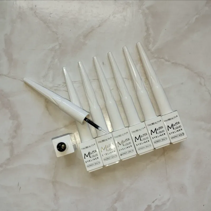 Delineador líquido blanco