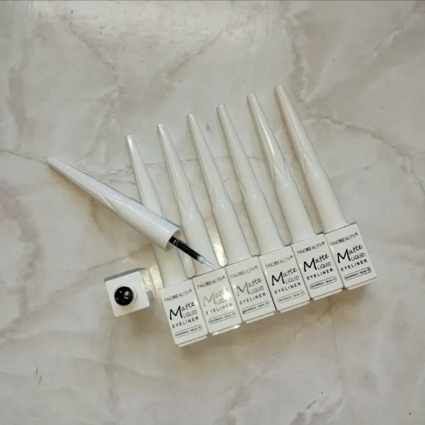 Delineador líquido blanco