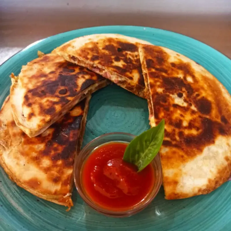 QUESADILLAS CON HUEVO