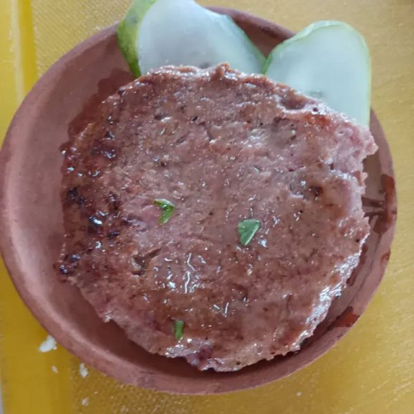 Hamburguesa frita al plato