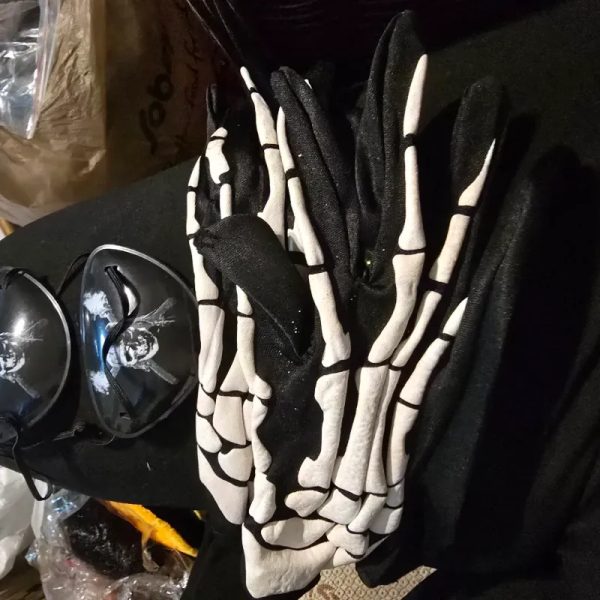 Guantes con Parches estilo Piratas del Caribe para   ideal para crear ambiente de terror.